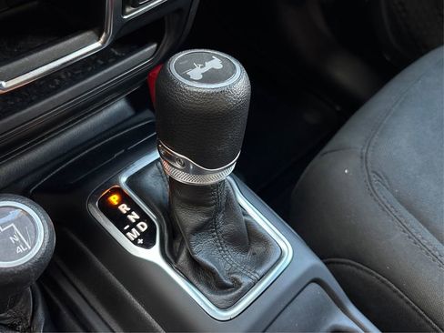 Used 2021 Jeep Wrangler Sport AWD/4WD image 30