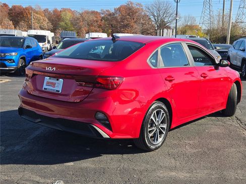 Used 2024 Kia Forte LXS image 12