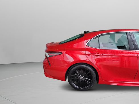 Used 2022 Toyota Camry XSE image 25