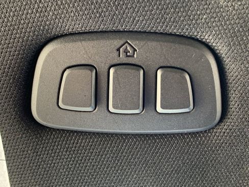 Used 2025 Ford Explorer ST-Line w/ Premium Package image 40