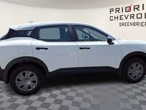 Used 2025 Nissan Kicks S AWD/4WD image 9