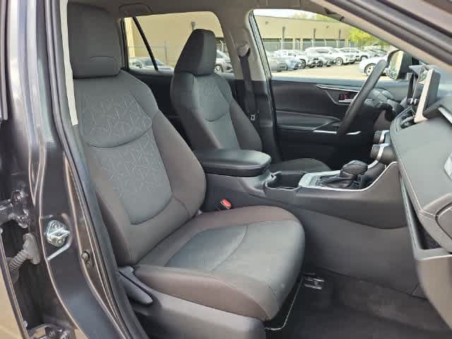 Used 2025 Toyota RAV4 XLE FWD image 18