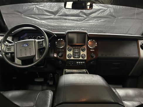 Used 2014 Ford F250 Lariat w/ Lariat Ultimate Package image 11