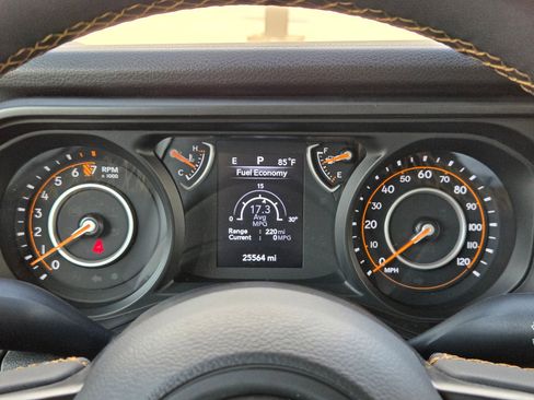 Used 2024 Jeep Gladiator Sport image 23