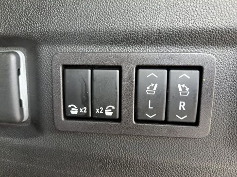 Used 2024 Chevrolet Tahoe High Country AWD/4WD image 26