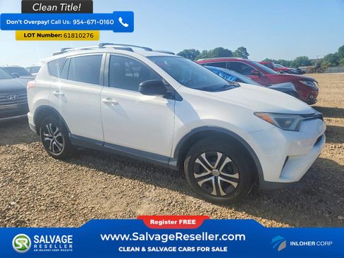 Used 2017 Toyota RAV4 LE FWD image 5