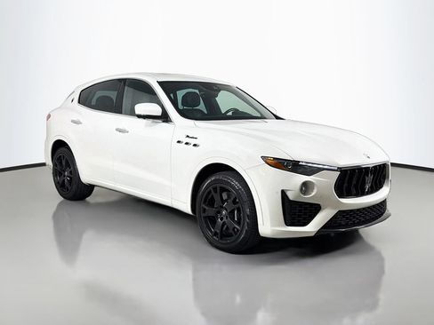 Used 2023 Maserati Levante Modena AWD/4WD image 3