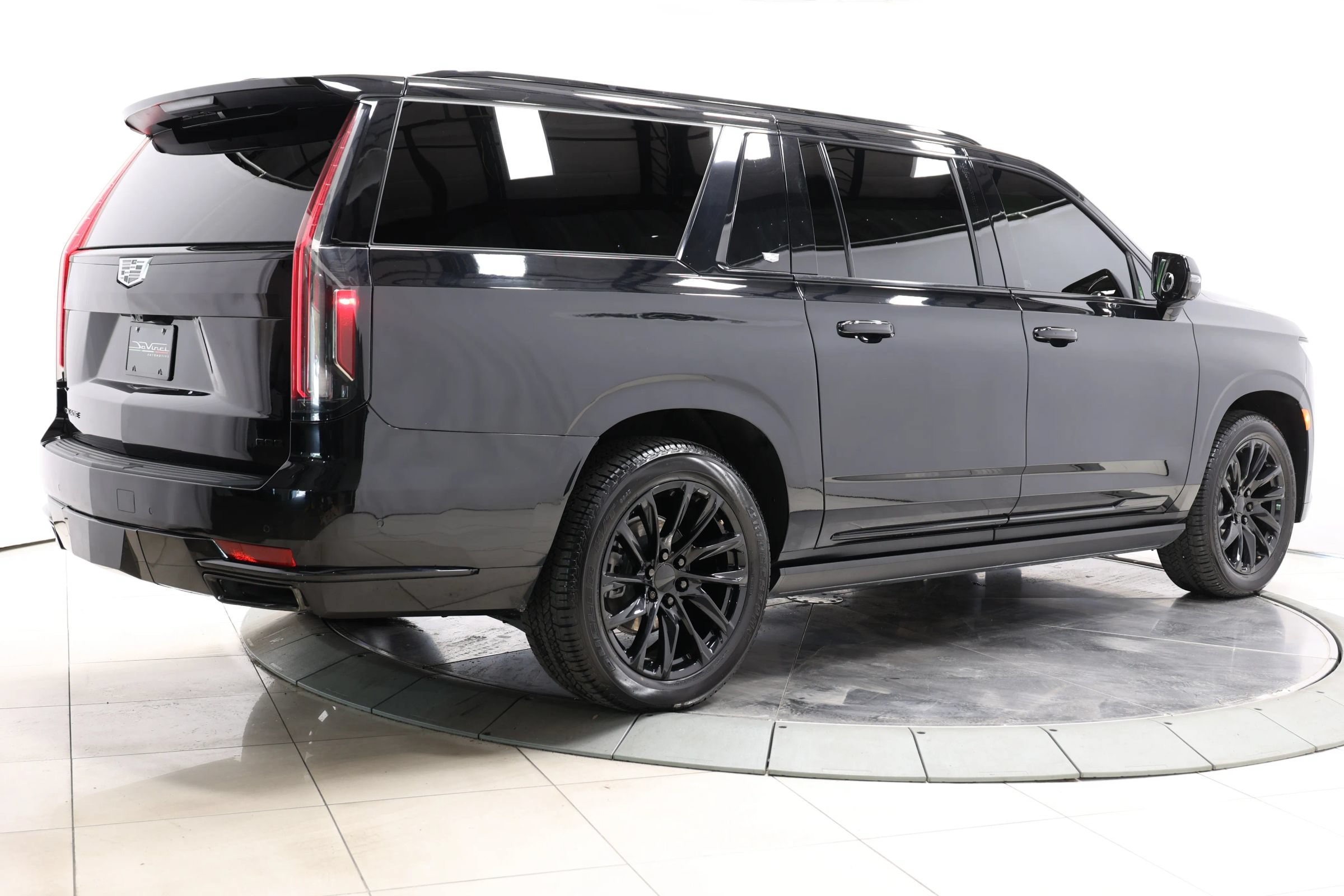 Used 2023 Cadillac Escalade ESV Sport w/ LPO, ONYX Package AWD/4WD image 85