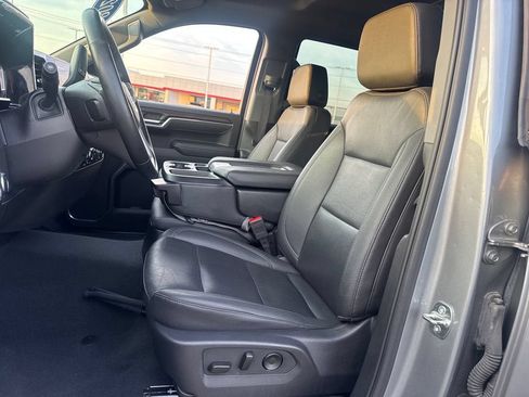 Used 2025 GMC Sierra 1500 SLT AWD/4WD image 16