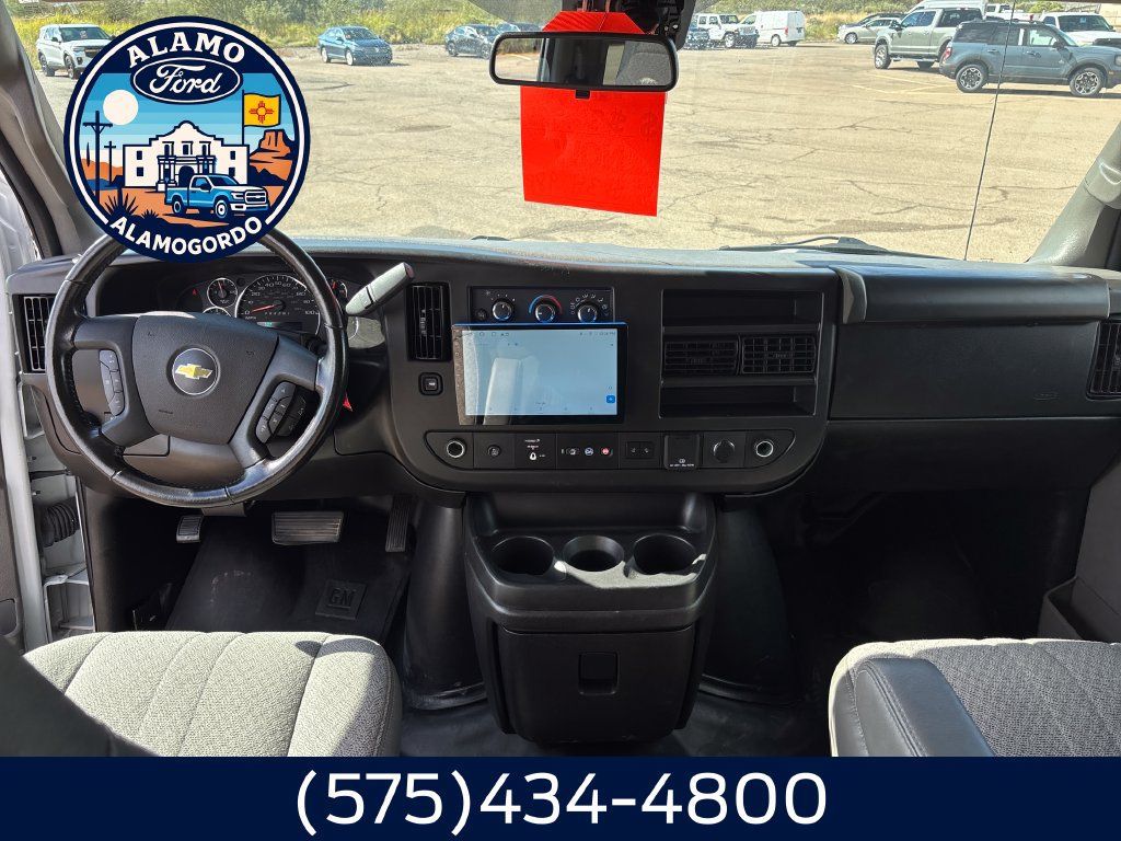 Used 2022 Chevrolet Express 3500 LT w/ LT Preferred Equipment Group RWD image 16