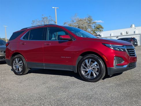 Used 2024 Chevrolet Equinox Premier image 2