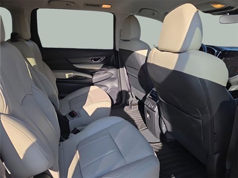 Certified 2024 Subaru Ascent Limited image 13