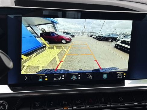 Used 2024 Chevrolet Silverado 2500 LTZ w/ LTZ Convenience Package image 36