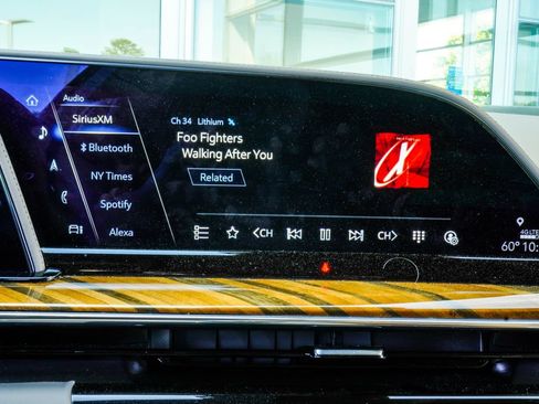 Used 2024 Cadillac Escalade ESV Sport Platinum w/ LPO, ONYX Package AWD/4WD image 24