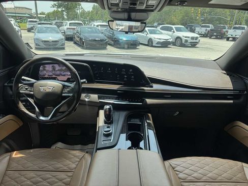 Used 2021 Cadillac Escalade ESV Sport RWD image 16