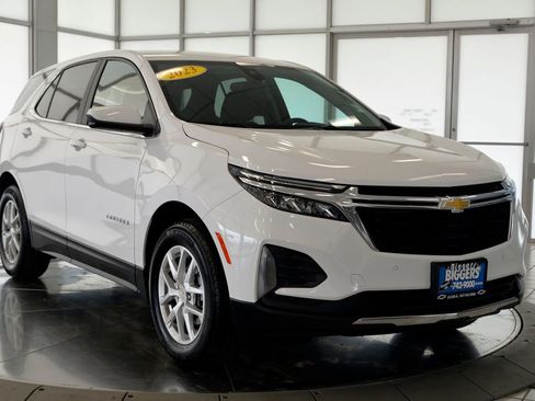 Used 2023 Chevrolet Equinox LT FWD image 2