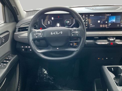 Used 2024 Kia EV9 Light Long Range RWD image 5