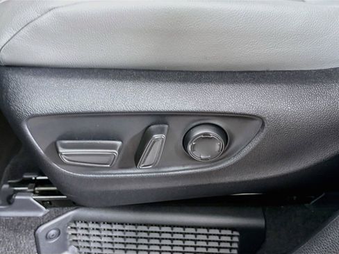 Certified 2026 Toyota Sienna XLE FWD image 32