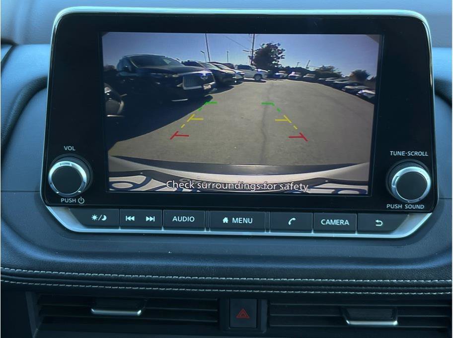 Used 2023 Nissan Rogue SV FWD image 15