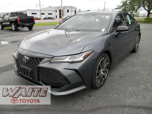 Used 2019 Toyota Avalon Touring w/ All Weather Liner Package FWD image 5