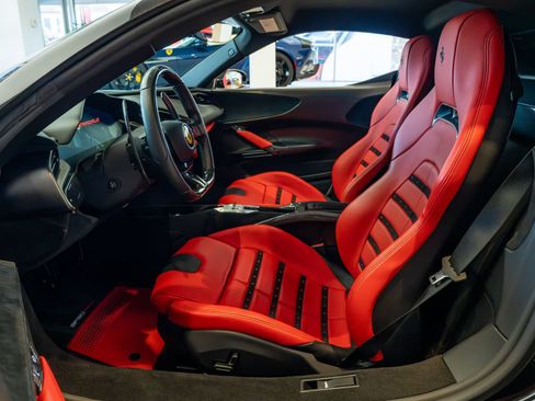 Used 2021 Ferrari SF90 Stradale AWD/4WD image 10