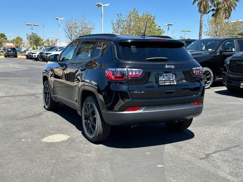 New 2026 Jeep Compass Latitude AWD/4WD image 4