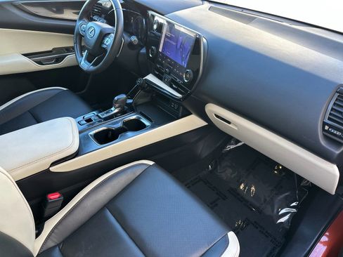 Used 2024 Lexus NX 250 FWD image 18