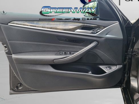 Used 2023 BMW 530i w/ Convenience Package image 26