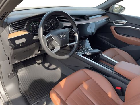 Certified 2022 Audi e-tron Premium w/ Convenience Plus Package image 4