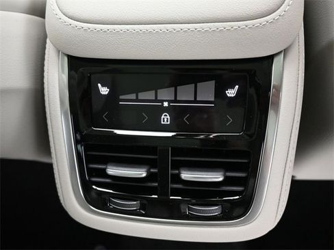 New 2026 Volvo XC90 B6 Ultra image 35