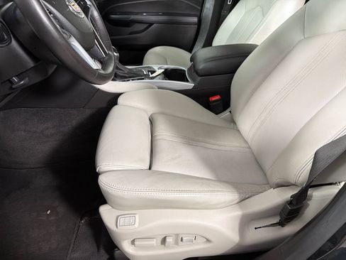 Used 2016 Cadillac SRX Luxury FWD image 11