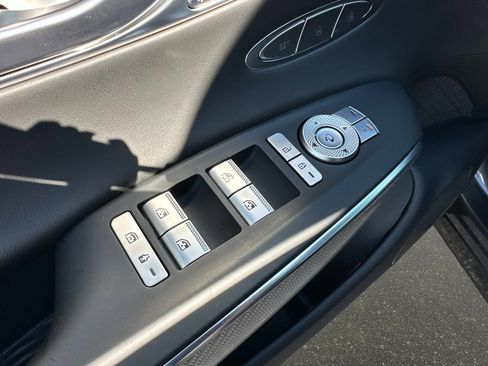 Used 2024 Genesis GV70 2.5T w/ Sport Prestige Package image 19