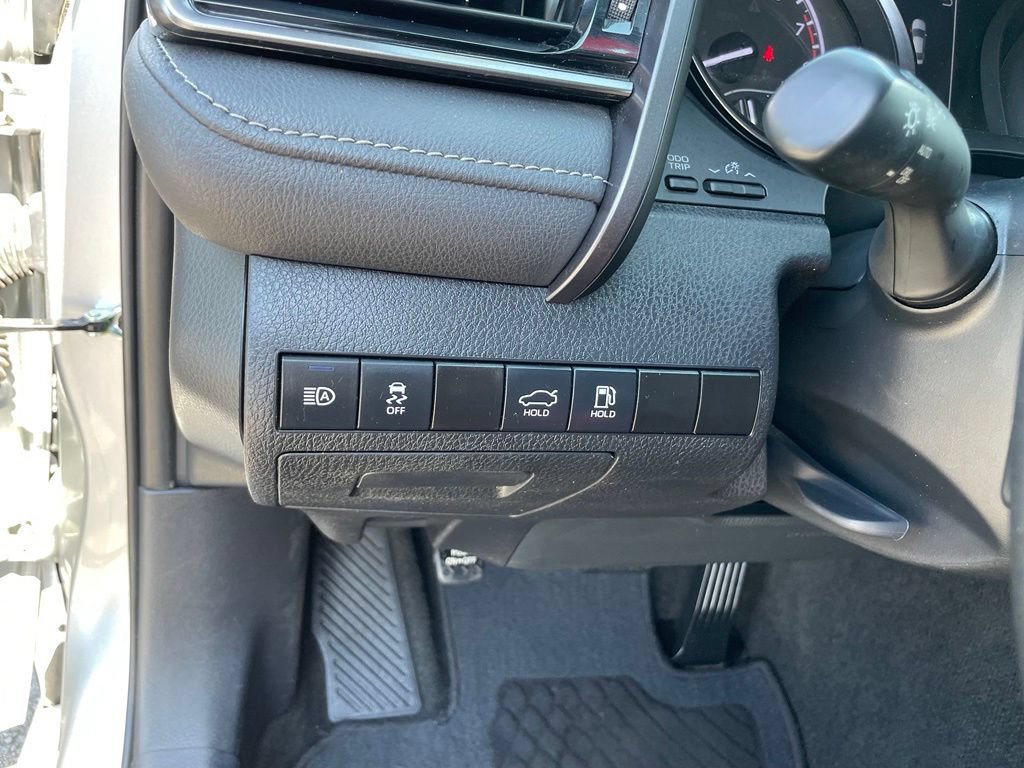 Used 2023 Toyota Camry SE FWD image 11