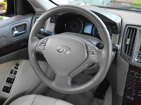 Used 2010 INFINITI G37 Convertible w/ Premium Pkg RWD image 36