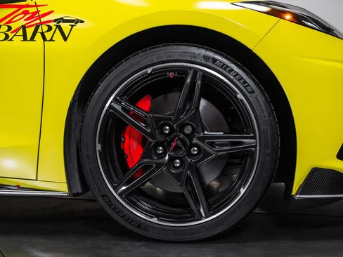Used 2021 Chevrolet Corvette Stingray Premium Conv w/ Z51 Performance Package RWD image 24