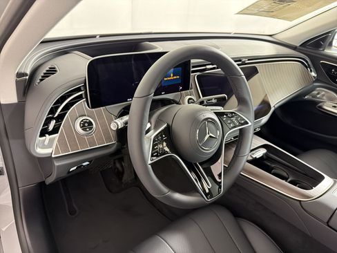New 2026 Mercedes-Benz E 450 4MATIC Sedan image 4