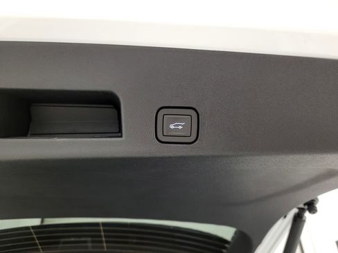 New 2026 Chevrolet Traverse LT w/ Sun and Wheel Package image 2