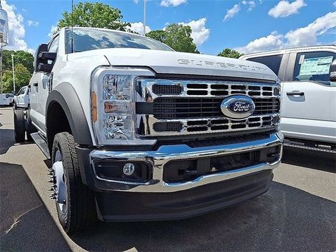 New 2024 Ford F450 2WD Crew Cab Super Duty image 3