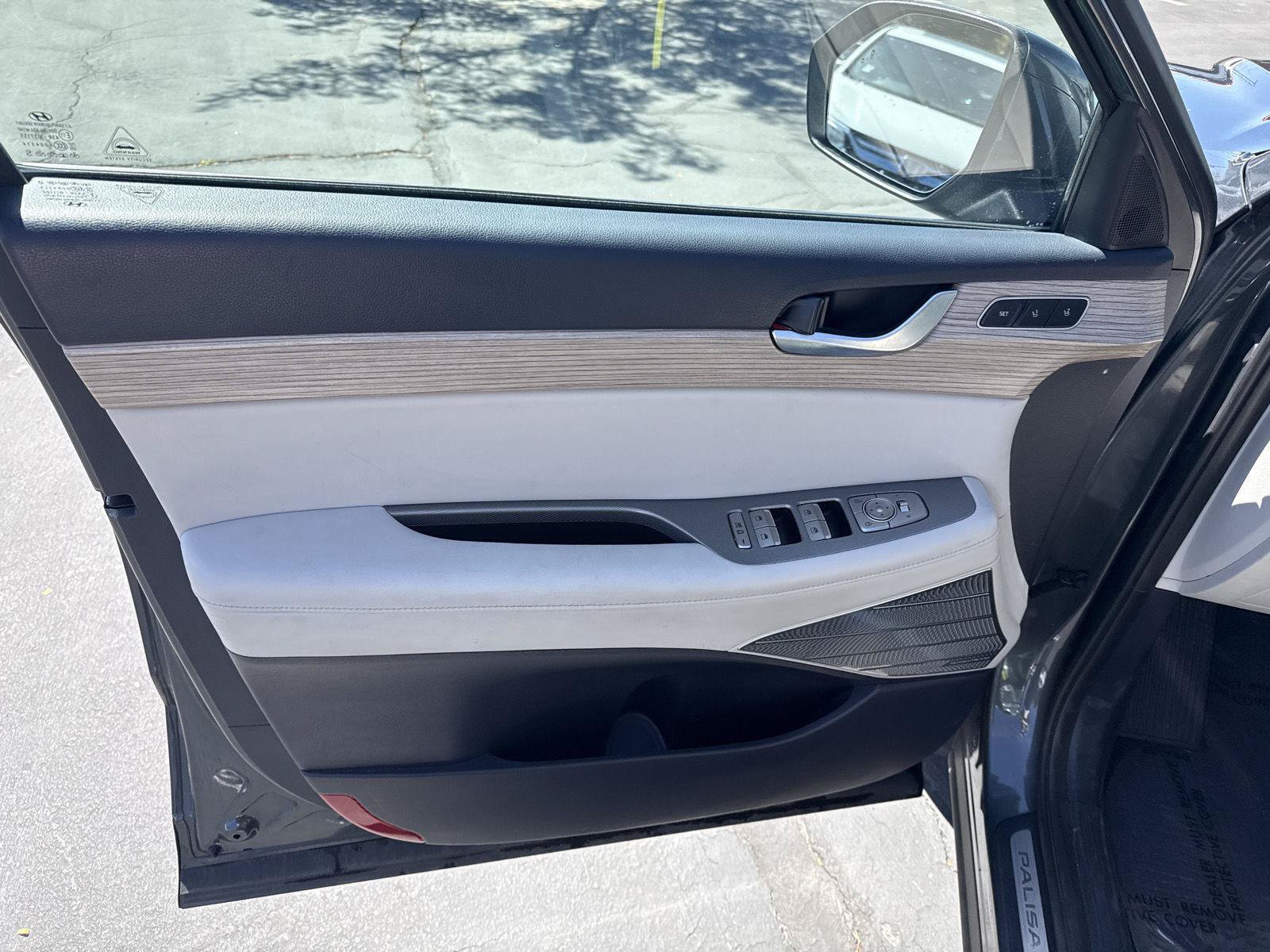 Used 2022 Hyundai Palisade Limited AWD/4WD image 11