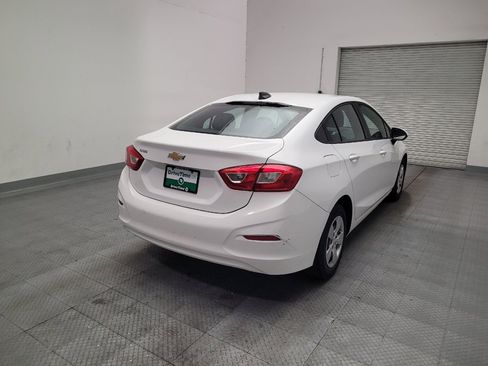 Used 2017 Chevrolet Cruze LS FWD image 9
