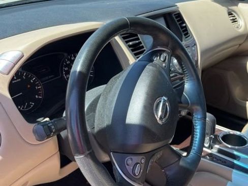 Used 2016 Nissan Pathfinder Platinum AWD/4WD image 14