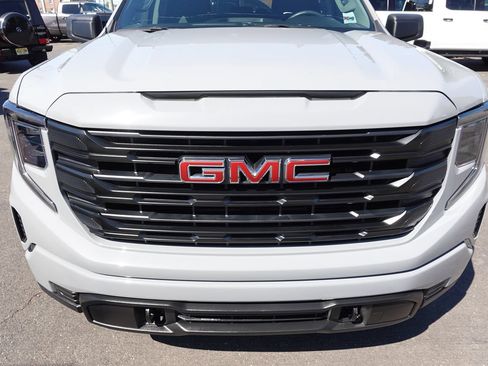 Used 2024 GMC Sierra 1500 Pro w/ Graphite Edition AWD/4WD image 6