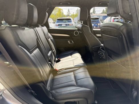 Used 2020 Land Rover Discovery Landmark AWD/4WD image 22