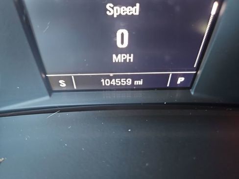 Used 2018 Chevrolet Equinox LT image 16