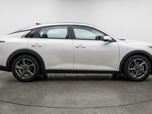 Used 2025 Kia K4 LXS image 11