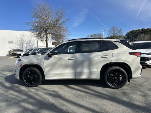 New 2026 Volkswagen Tiguan SE R-Line image 2