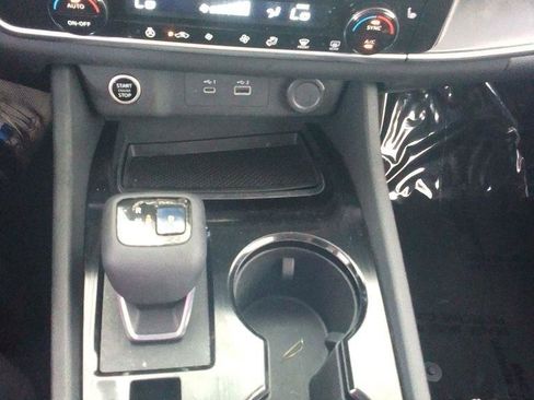 Used 2021 Nissan Rogue SV w/ Premium Package FWD image 11