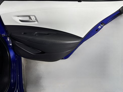 Used 2021 Toyota Corolla SE w/ SE Premium Package FWD image 28