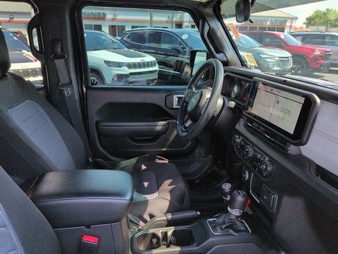 Used 2024 Jeep Wrangler Unlimited Sport AWD/4WD image 10