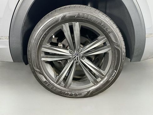 Used 2022 Volkswagen Atlas Cross Sport SEL R-Line image 35